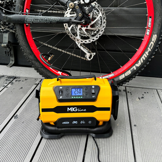 MBG Line® 845 PRO – Dual-Power Car Air Compressor 12V/230V with Inflator, LED Light, Auto-Stop & Carrying Case